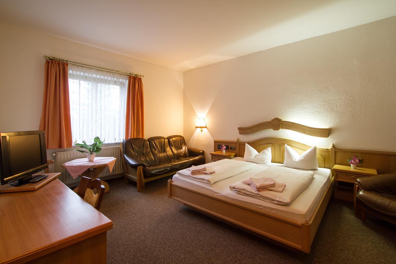 Hotel Groebern Am See Grobern المظهر الخارجي الصورة
