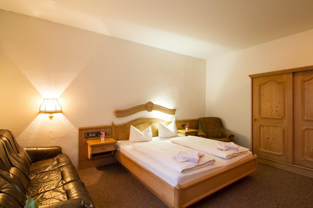 Hotel Groebern Am See Grobern المظهر الخارجي الصورة
